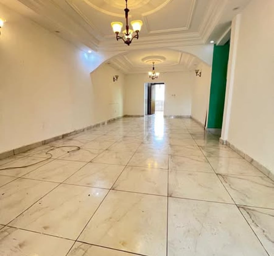 Appartement 3 chambres à Logpom, Douala