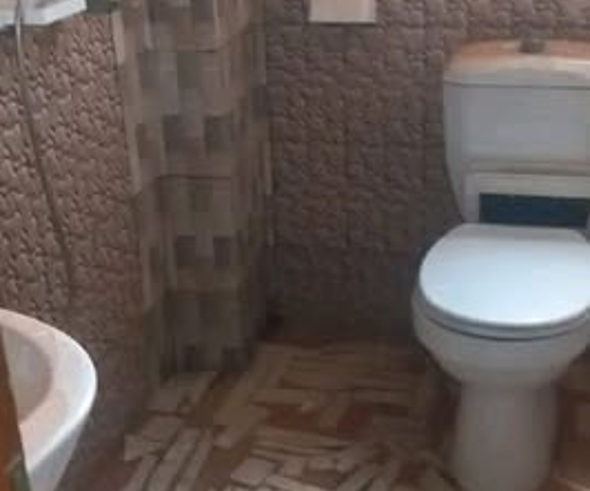 Chambre moderne à louer à Nkomo