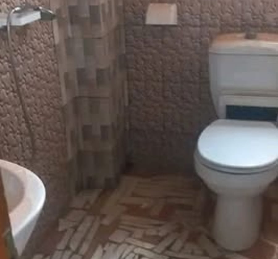 Chambre moderne à louer à Nkomo