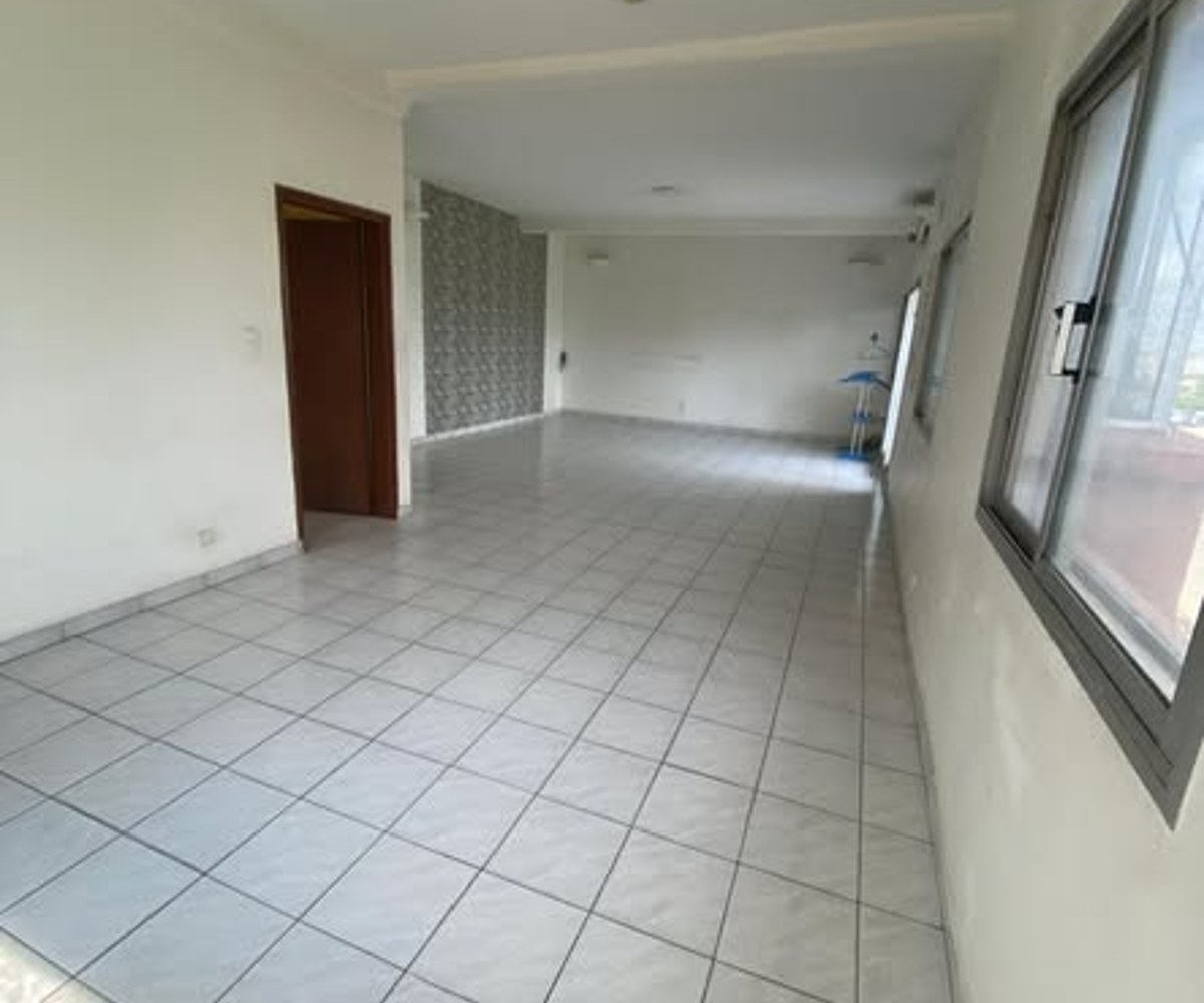 Appartement 3 chambres à louer - Bonapriso, Douala