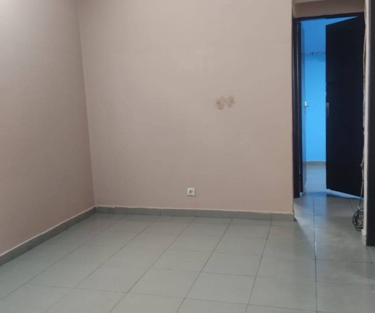 Appartement avec balcon près de Bepanda Boulangerie De La Paix