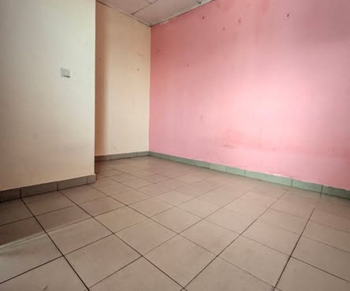 Vaste chambre moderne avec balcon – Ange Raphaël, Douala