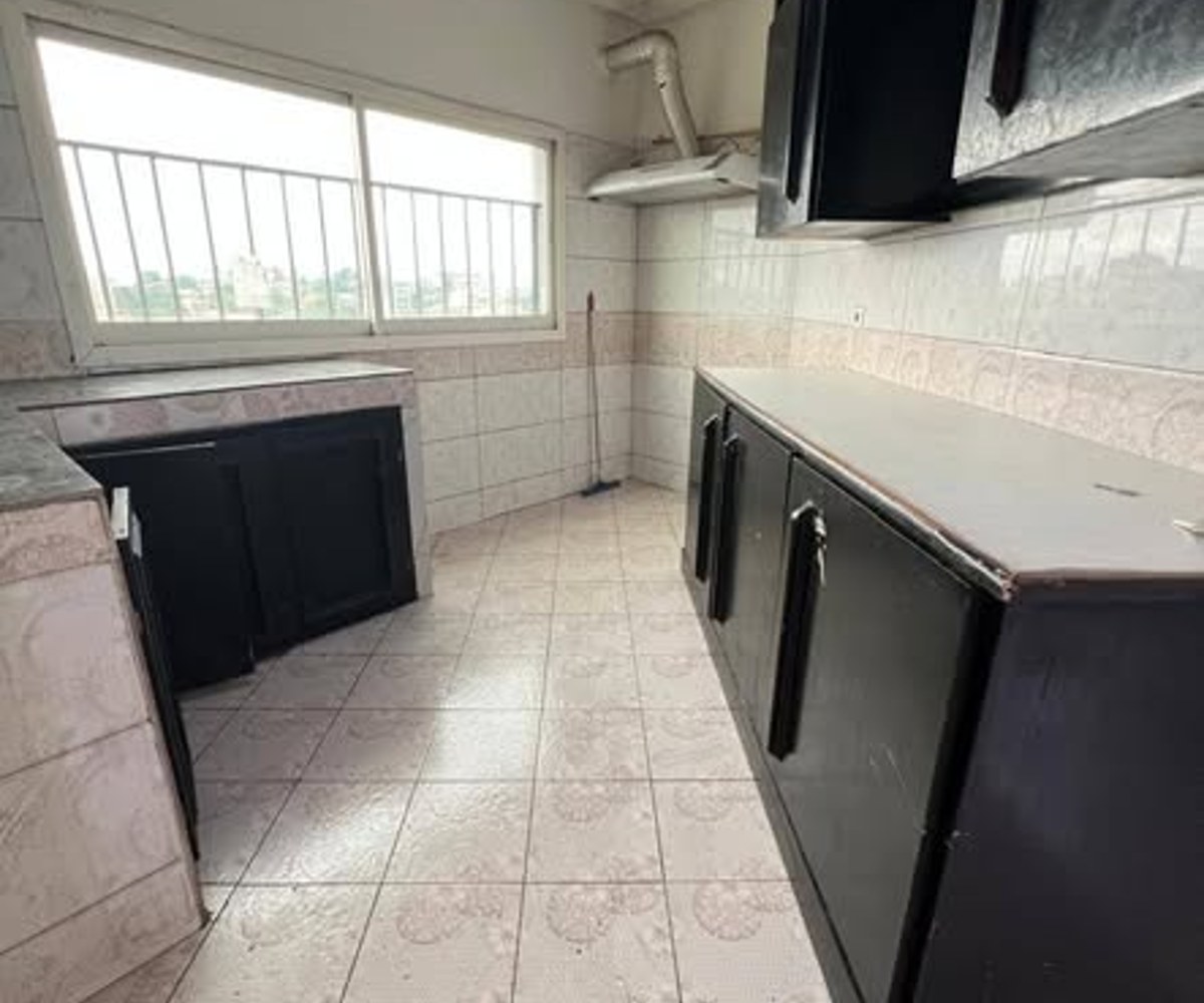 Grand appartement moderne haut standing à Logpom