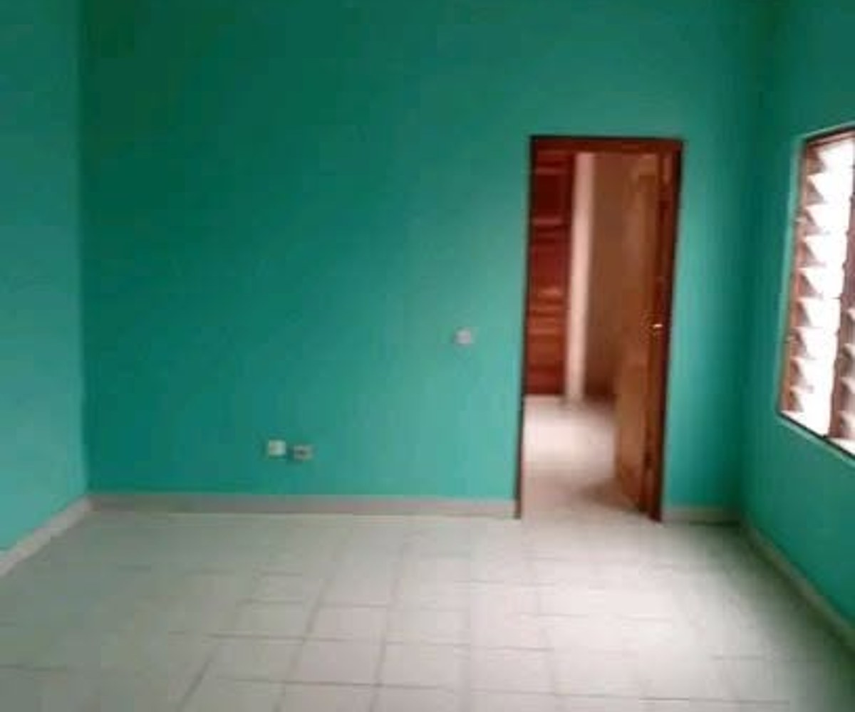 Studio moderne à louer à Nyalla rail, proche Ndokoti
