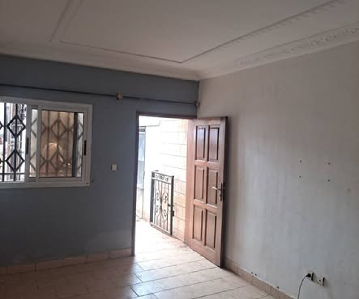 Joli Studio moderne, staffé et individuel à Nkolfoulou
