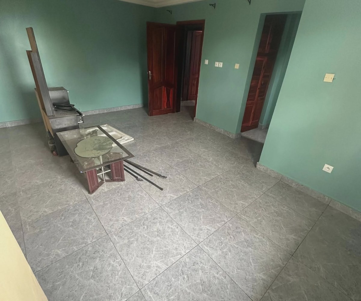 Appartement 3 chambres à louer - Logbessou