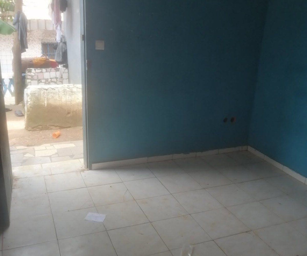 Vaste chambre moderne à louer - Ekounou