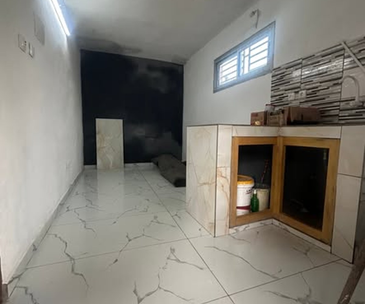 Studio moderne à PK12, Douala