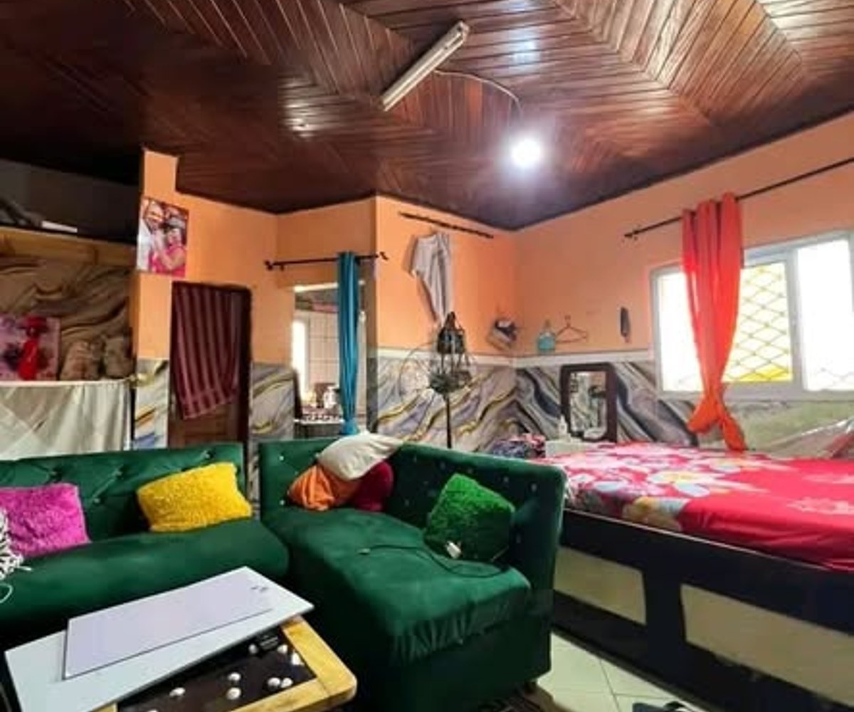 Chambre moderne à Ange Raphaël - Douala