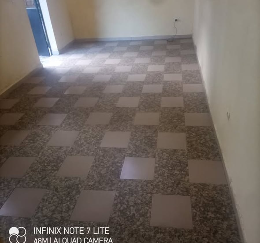 Chambre moderne à louer à Odza Borne 10