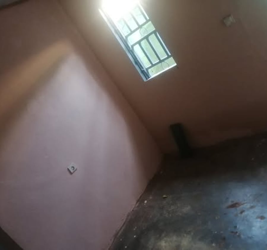 Chambre simple à louer - Nkomo, Yaoundé