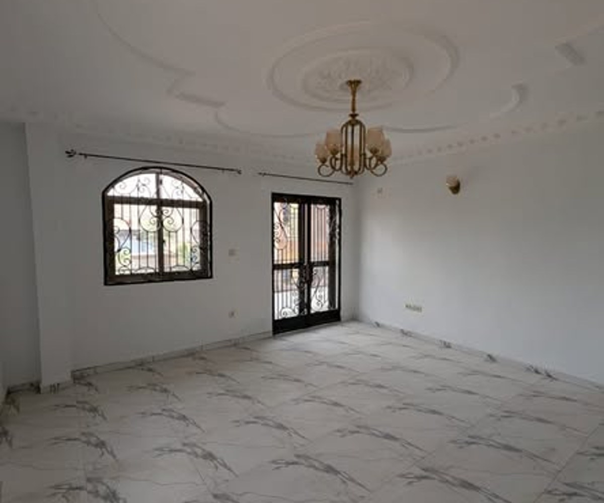 Appartement neuf à Odza petit marché