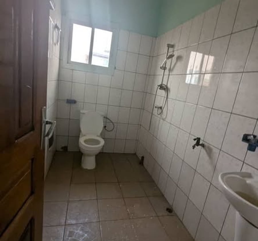 Appartement 3 chambres à louer – Omnisport, Yaoundé