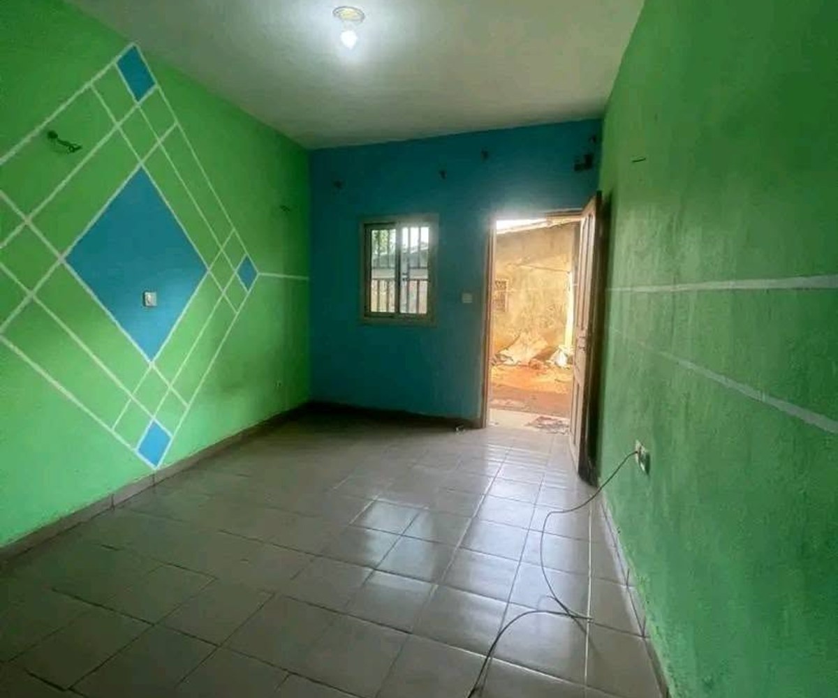 Chambre moderne à louer à Biyemassi TKC