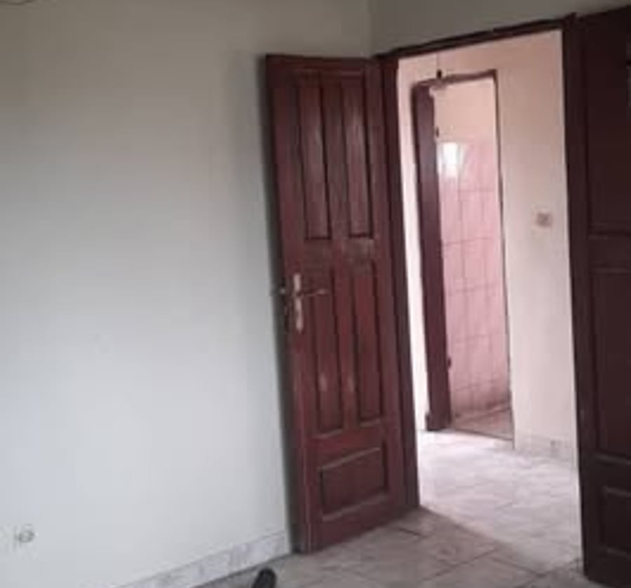 Appartement moderne à louer - PK 12 Marché