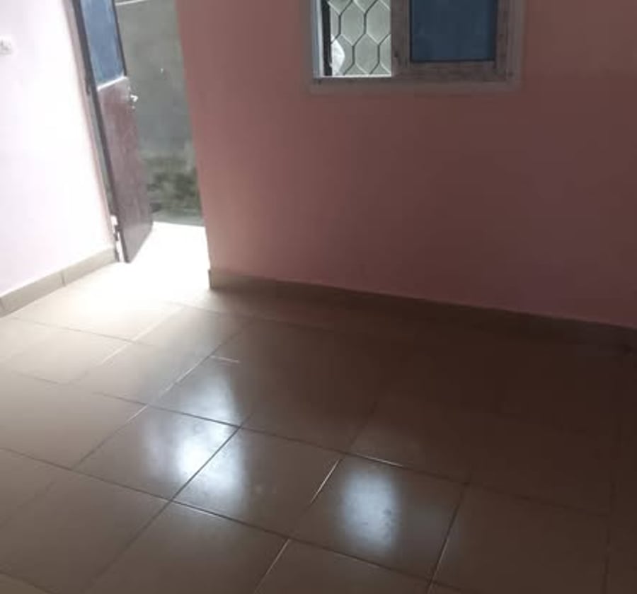 Chambre moderne à louer à Makepe
