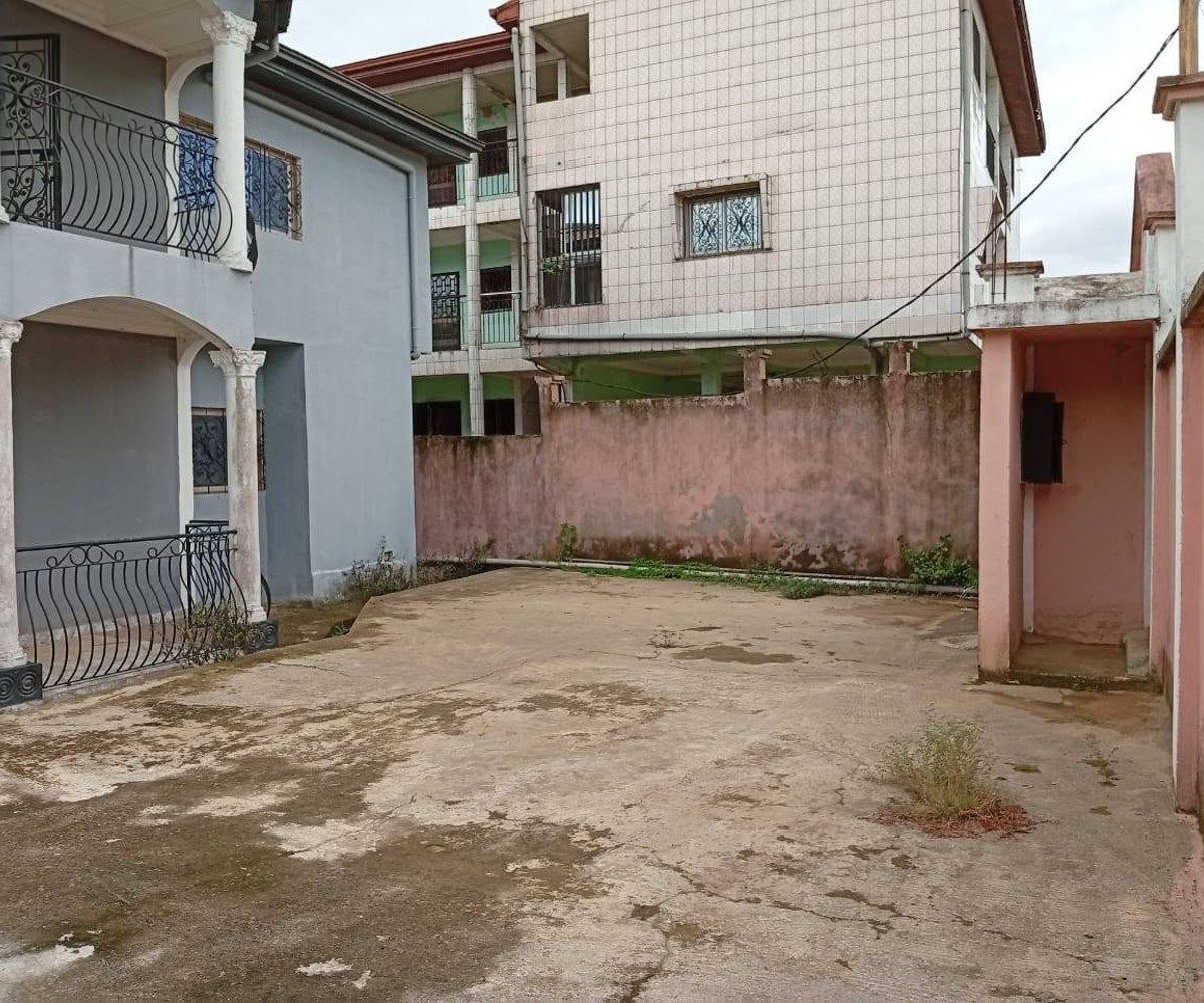 Duplex spacieux et confortable à louer – Logbessou