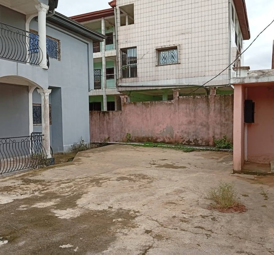 Duplex spacieux et confortable à louer – Logbessou