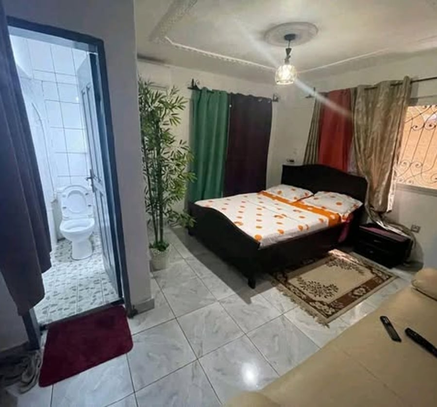Chambre meublée climatisée à Makepe Rhône-Poulenc