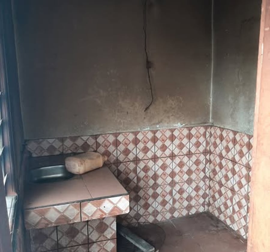Appartement moderne à PK10, derrière le marché