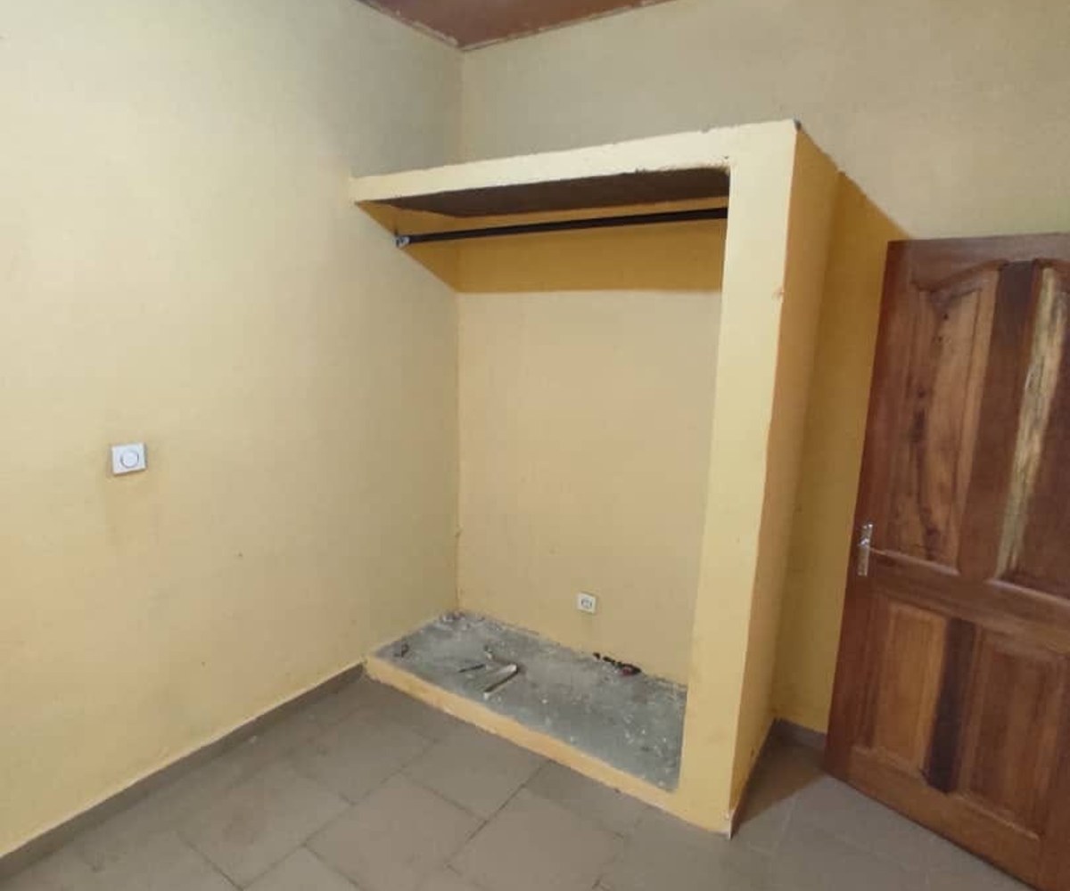 Studio moderne à Monti (Awae escalier)
