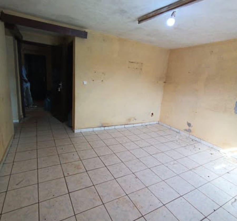 Studio moderne à louer à Etoug-Ebe