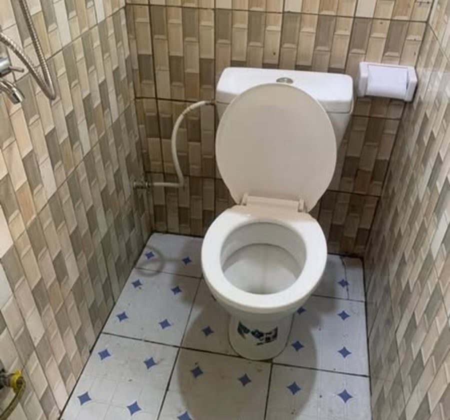 Chambre moderne avec coin cuisine – Yassa, Douala