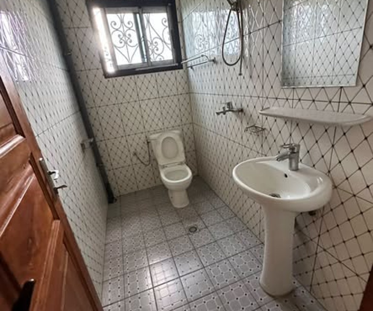 Vaste studio moderne à Yassa