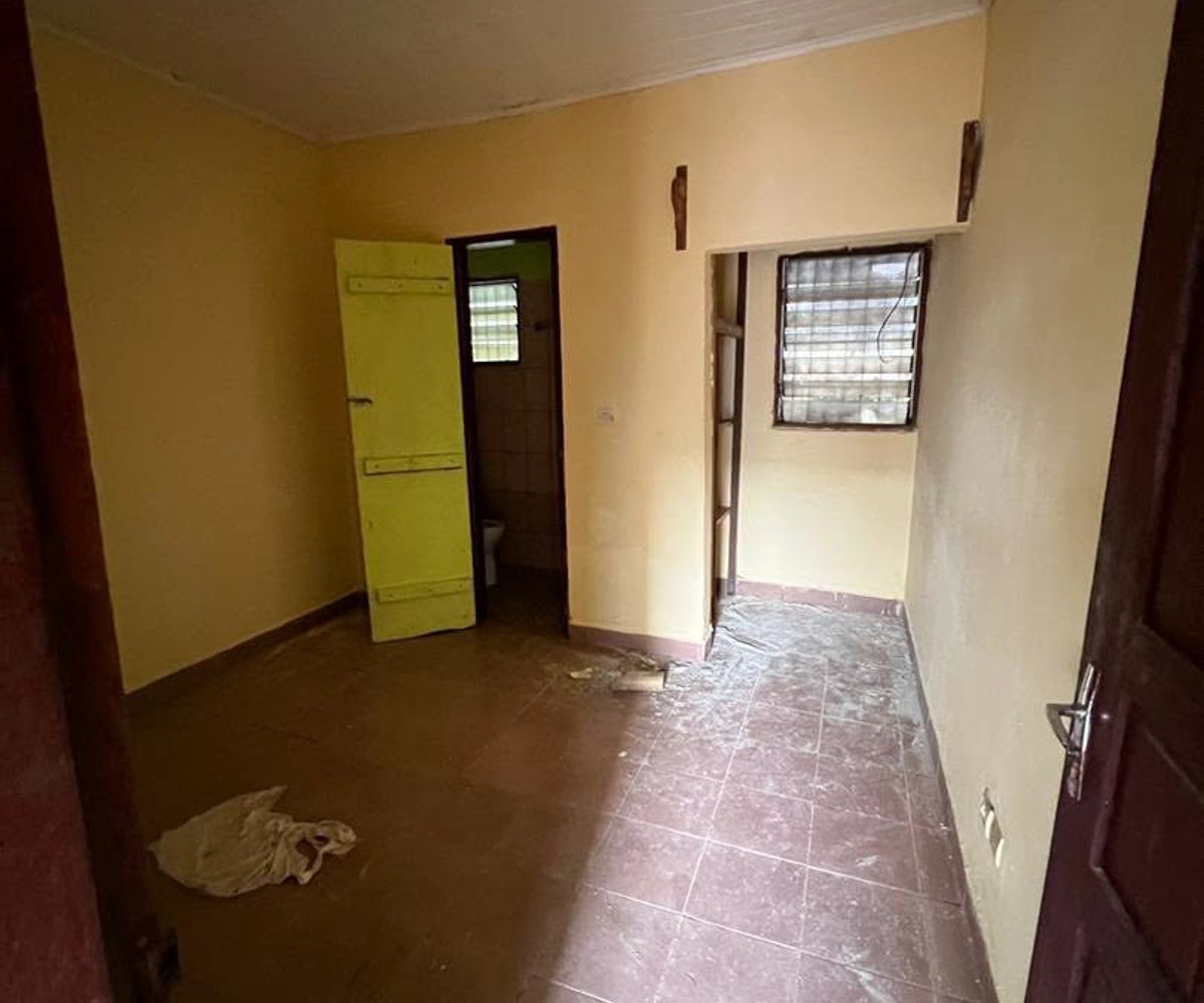 Studio moderne à louer - Biyem-Assi