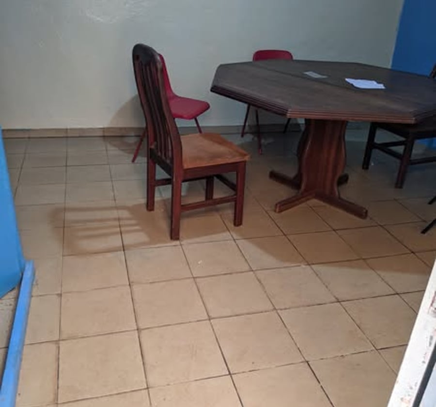 VASTE STUDIO MODERNE BIEN PROPRE