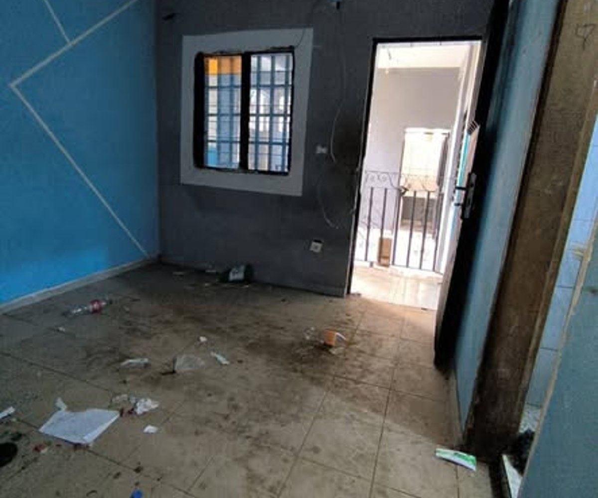 Vaste chambre moderne à louer près du Collège La Conquête