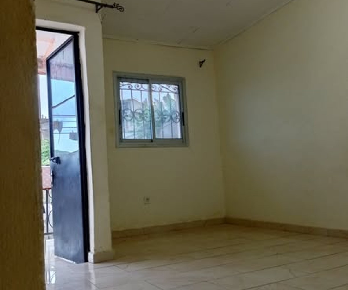 Studio moderne à Nkolbong