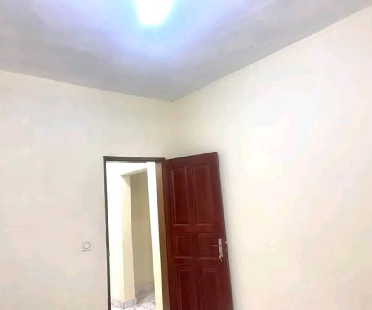 Studio moderne à louer à Nkoabang