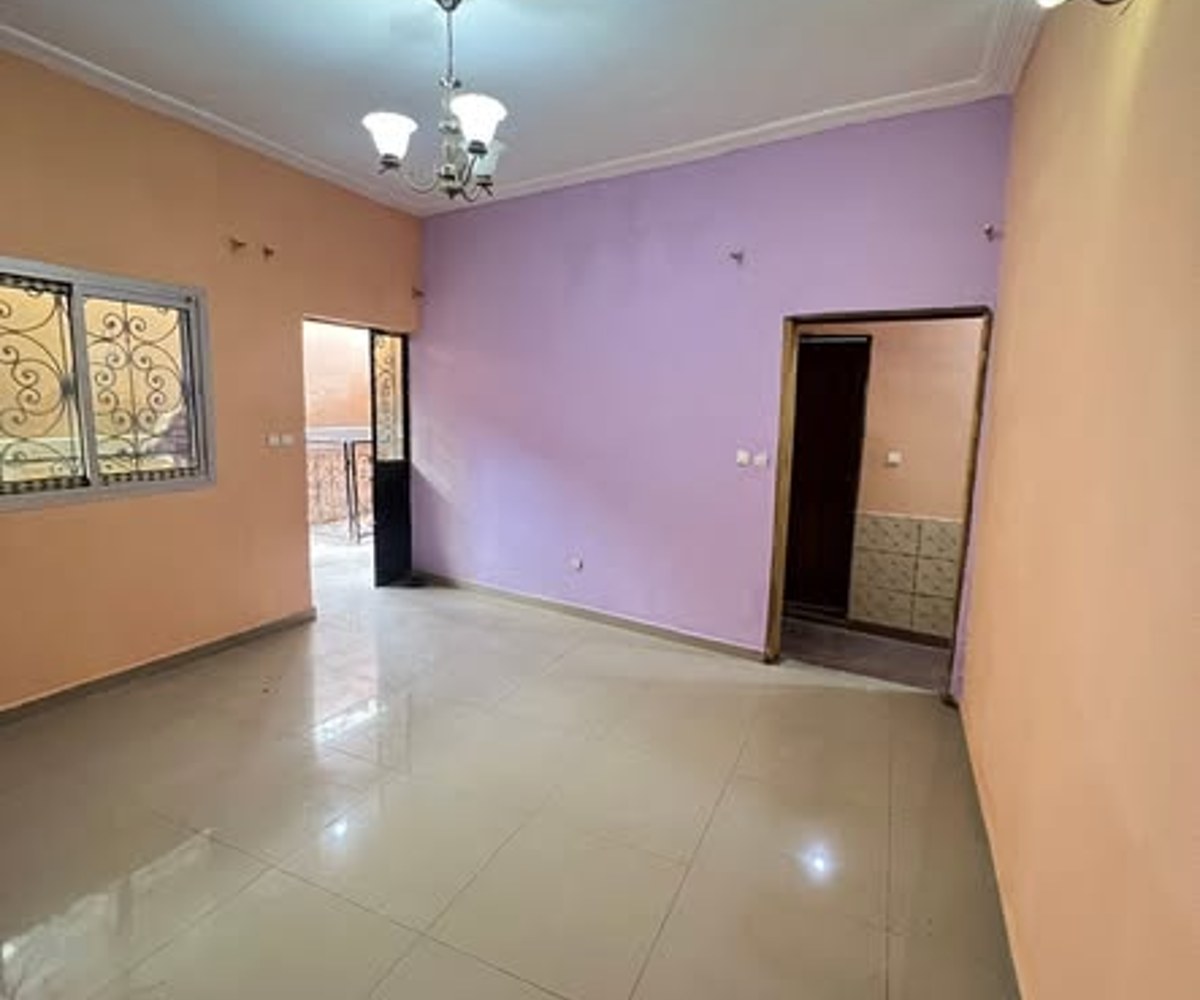 Appartement moderne à louer - Etoug-Ebe