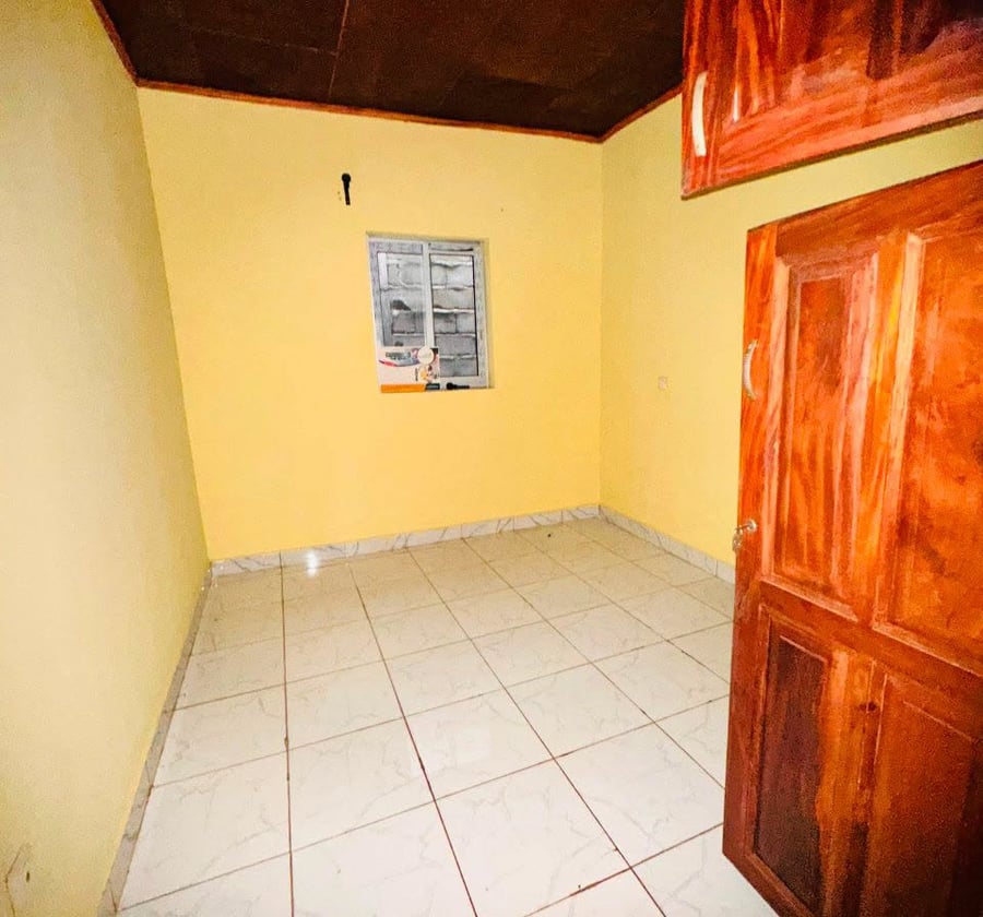 Vaste appartement moderne à louer à Nkozoa