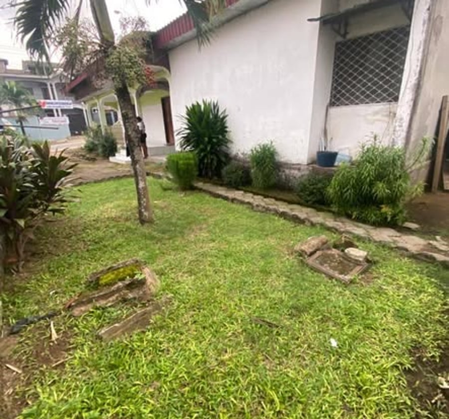 Villa à vendre - Makepe, Douala - 4 chambres - 500 m²