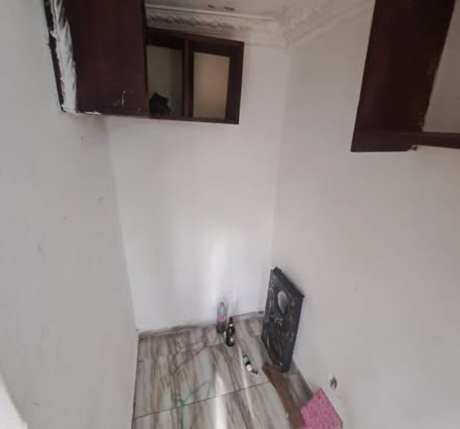 Chambre moderne à louer à Fokou Nkoabang