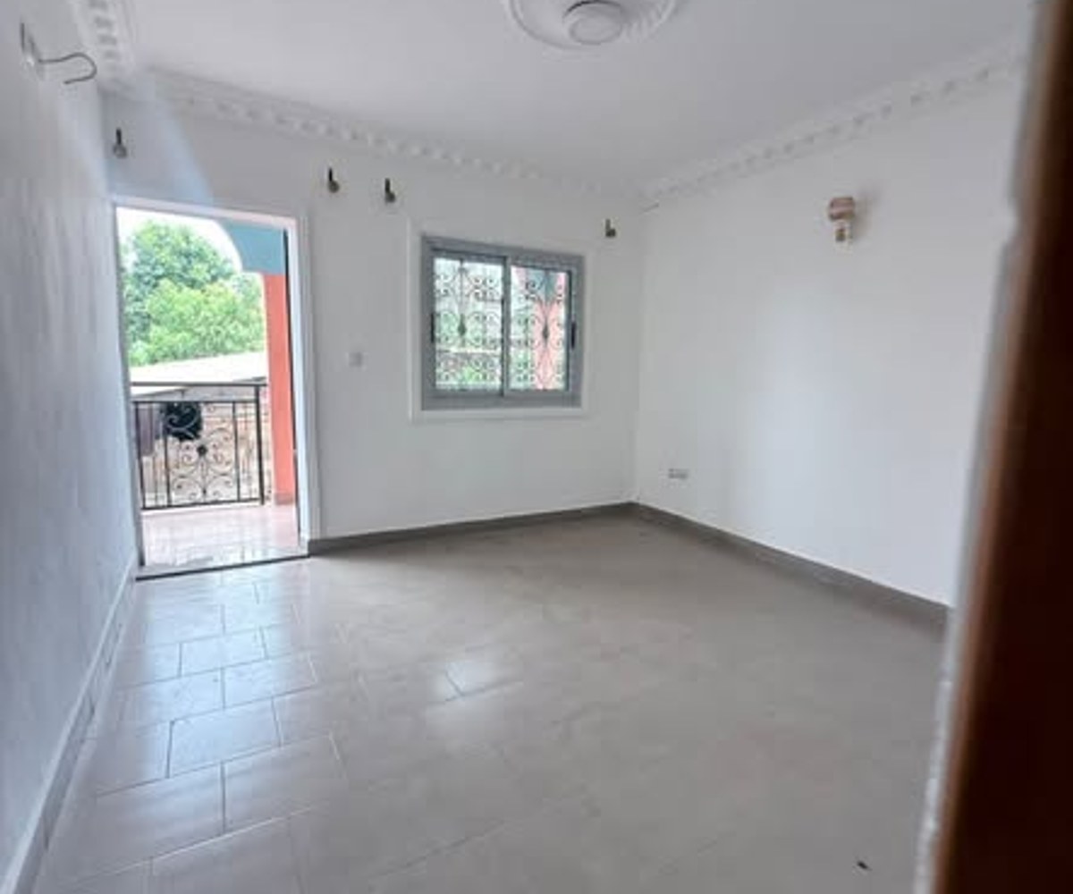 Vaste studio moderne à Fougerol