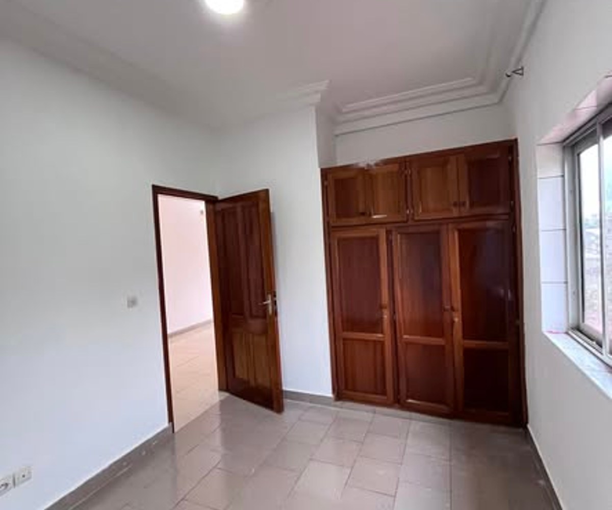 Studio moderne à louer à Olembe, Yaoundé