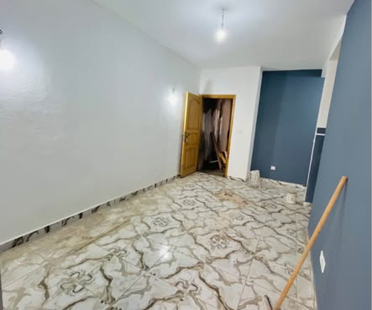 Studio moderne à Obili