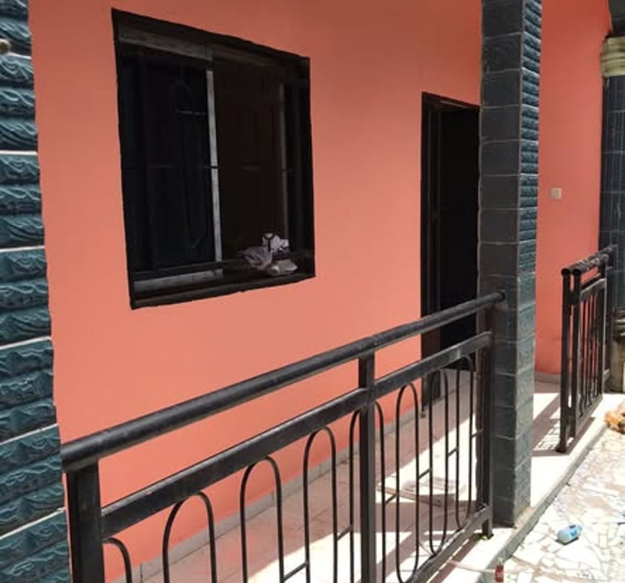 Appartement à louer – Bonamoussadi (Garage Bonangang)