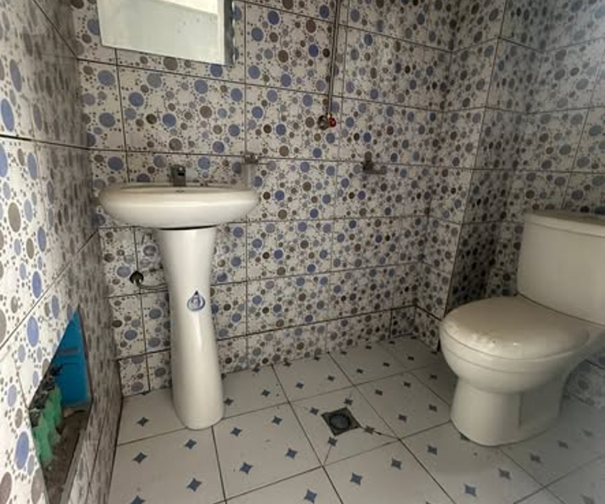 Chambres modernes 3 pièces à PK17 Douala
