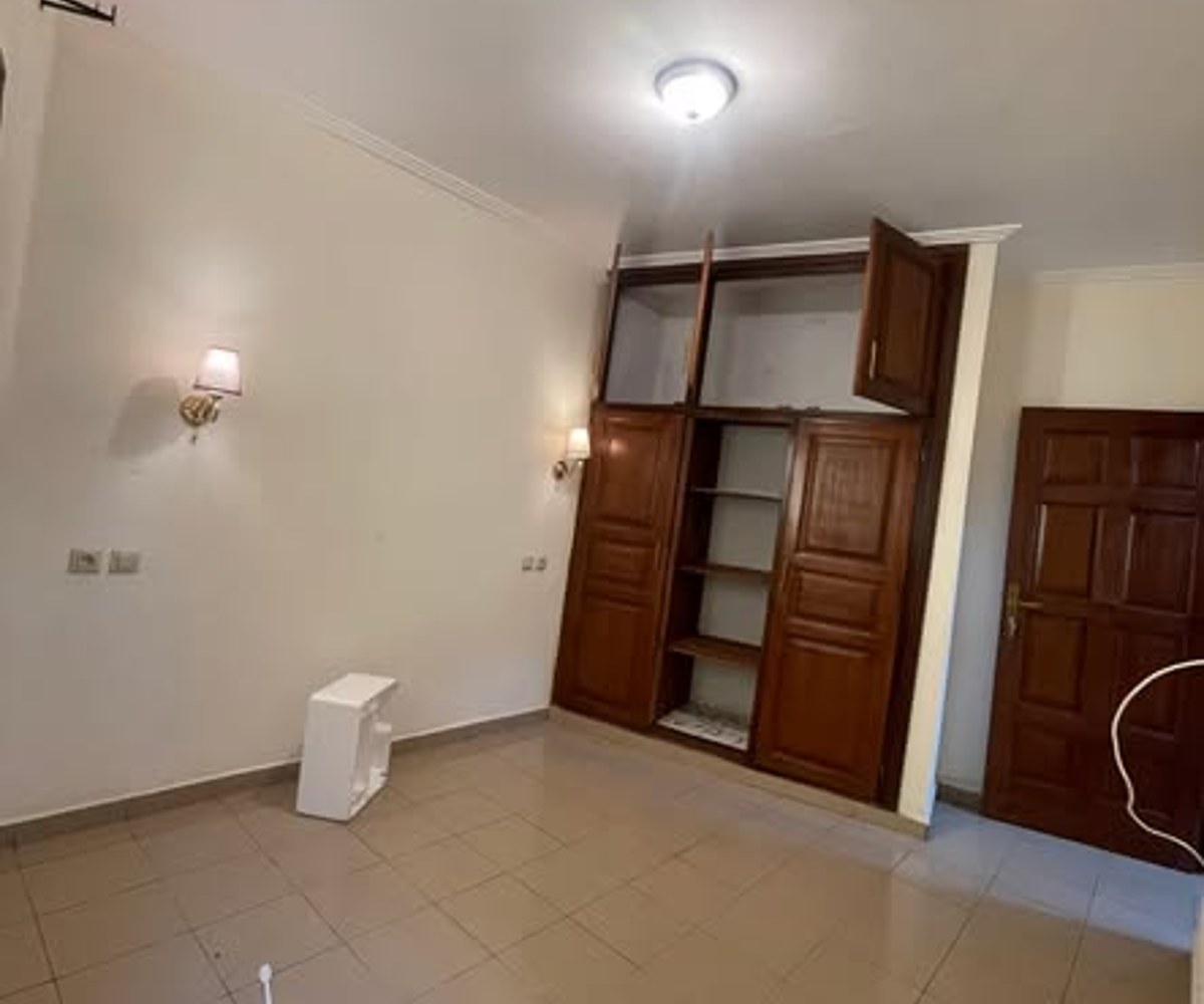 Appartement VIP à Titi Garage, Yaoundé – 2 chambres, 3 douches