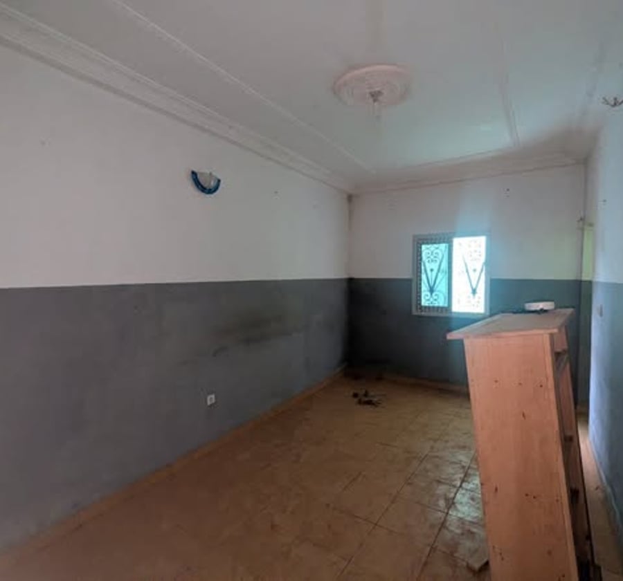 Studio moderne à louer à Olembe