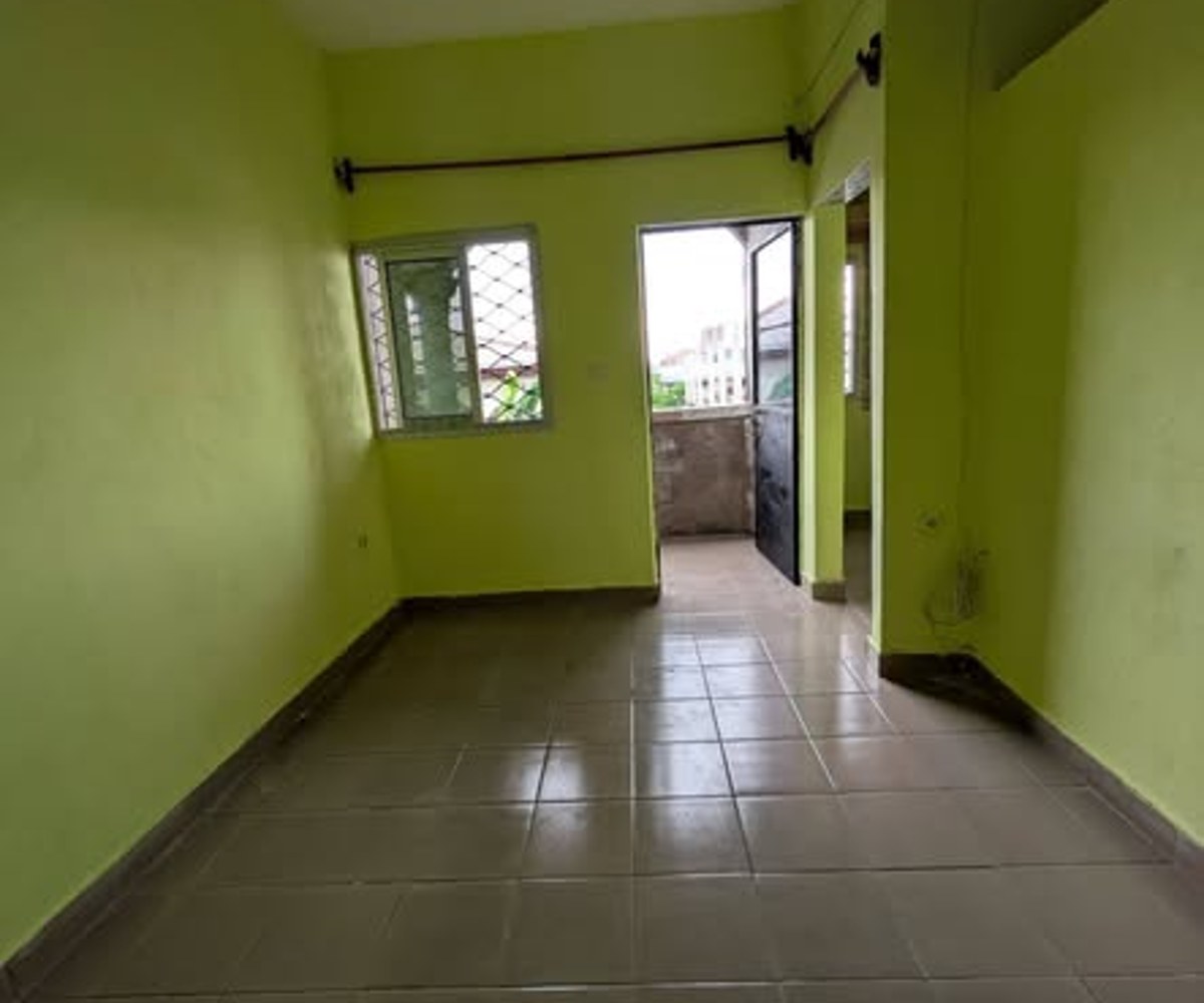 Vaste chambre à louer à Logpom