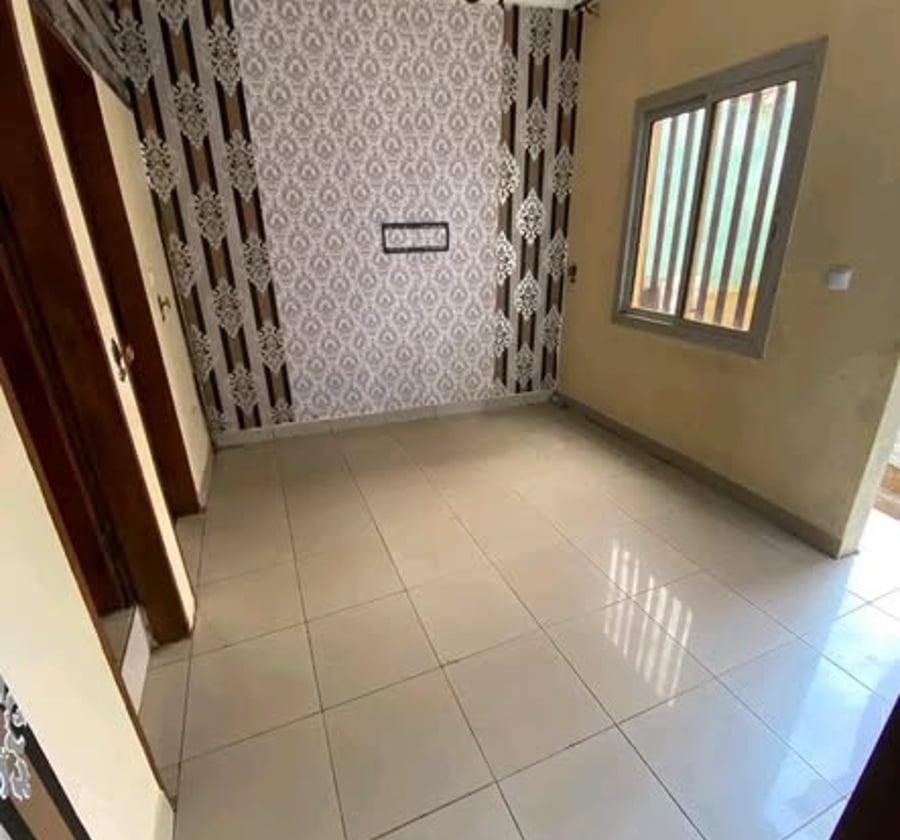 Studio à louer Ngousso - 50 000 FCFA/mois