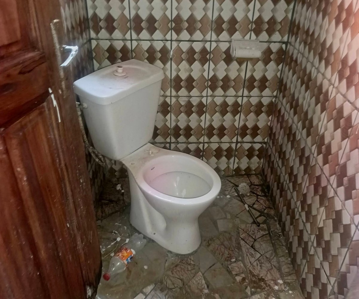 Studio moderne à louer à logbaba à 300m du goudron. 40mil/10mois ou 8mois.Visite 5mil et 1mois de Commission après satis