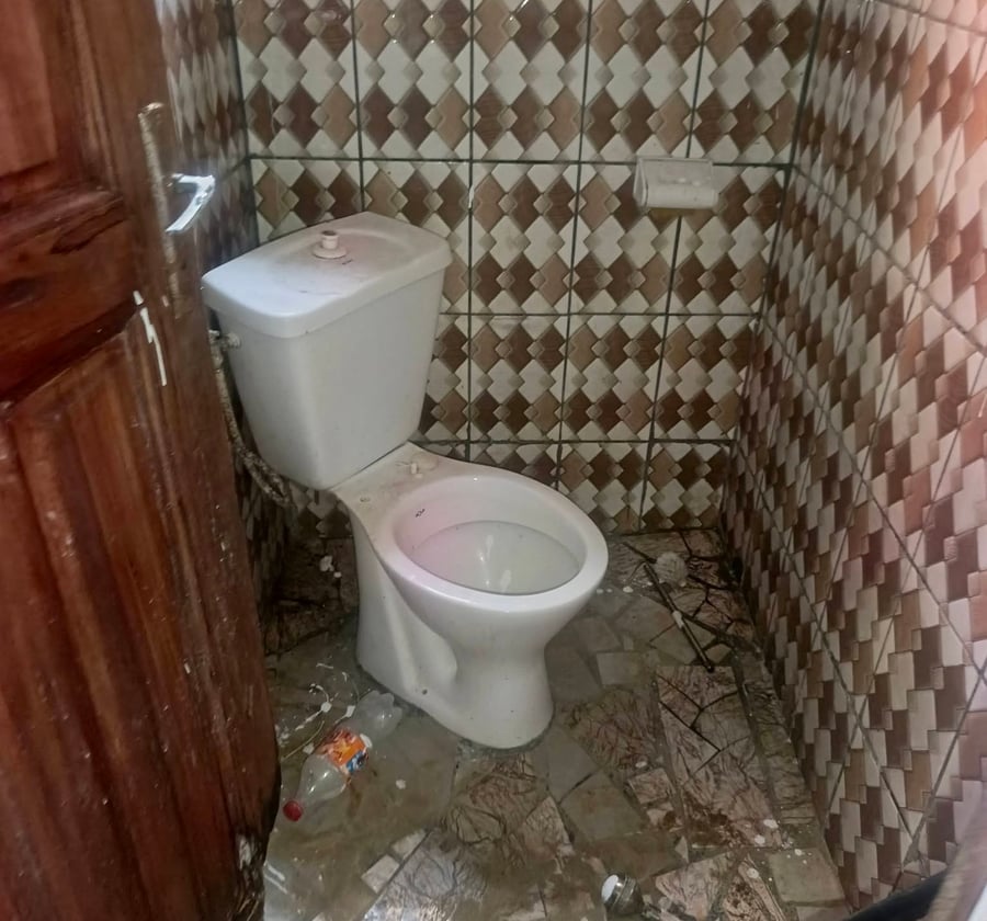 Studio moderne à louer à logbaba à 300m du goudron. 40mil/10mois ou 8mois.Visite 5mil et 1mois de Commission après satis