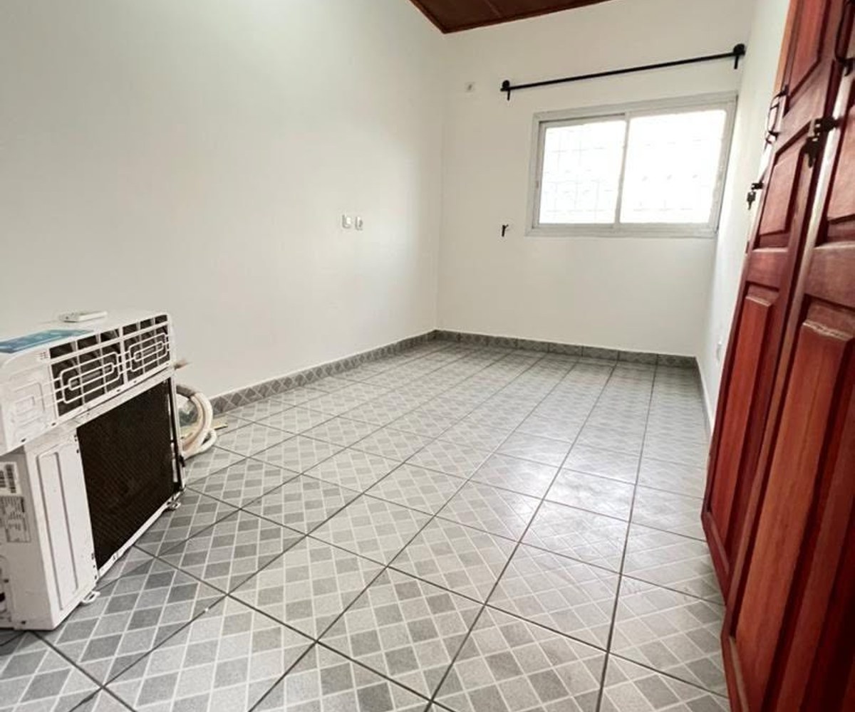 Studio moderne à louer à Logbessou