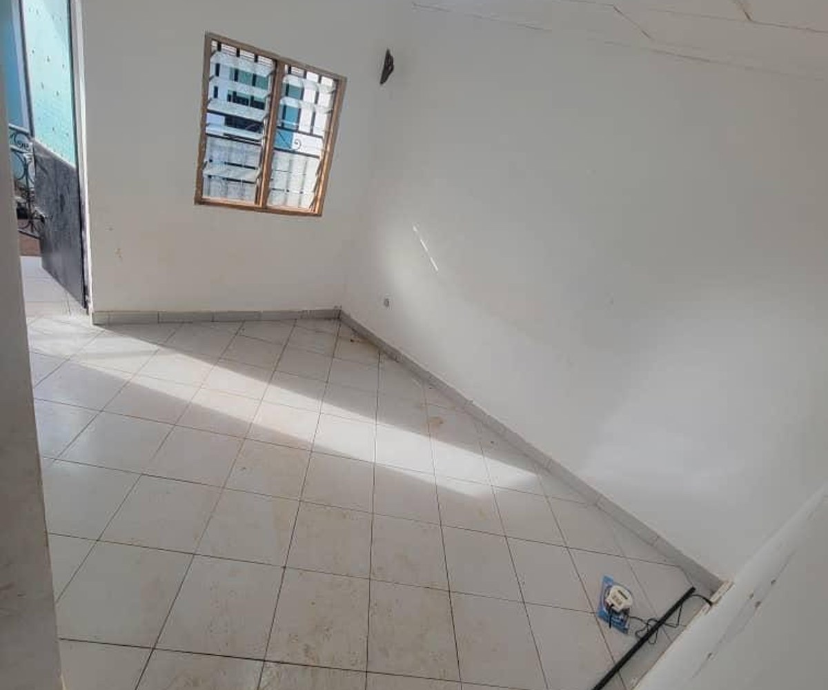 STUDIO À LOUER 50.000f à NGOUSSO